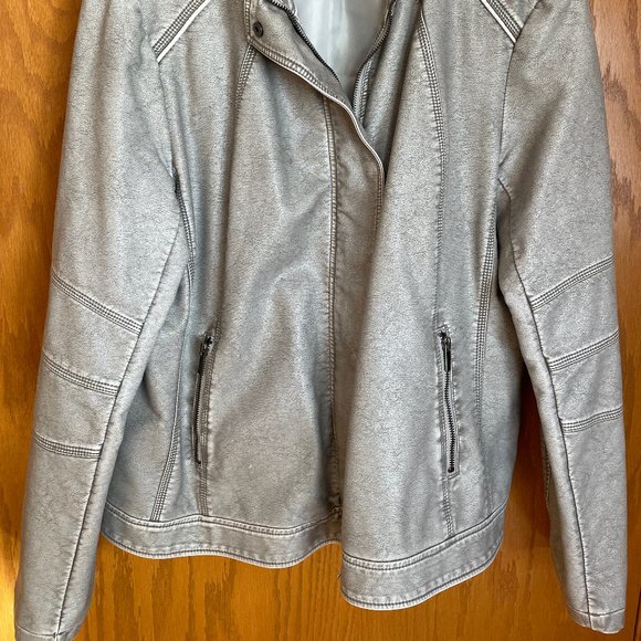 TRIBAL JEANS  faux leather moto-style jacket. Gray. Size XL. - Picture 2 of 5